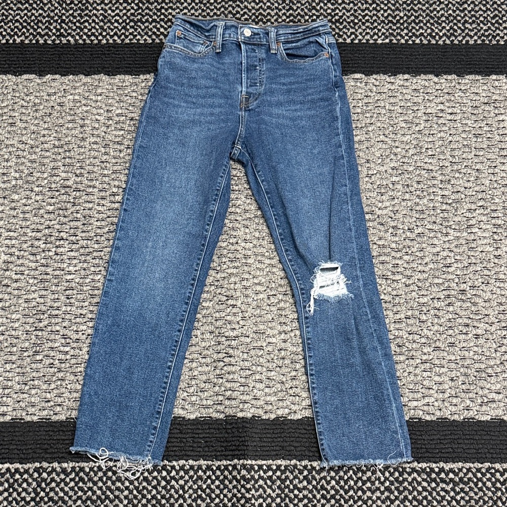 Levi’s Wedgie Straight Jeans Woman’s Sz 28 Distressed Button Fly Retro Classic